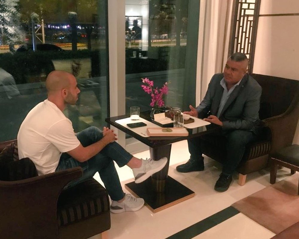 Chiqui Tapia visitó a Javier Mascherano en China. ChiquiTapia