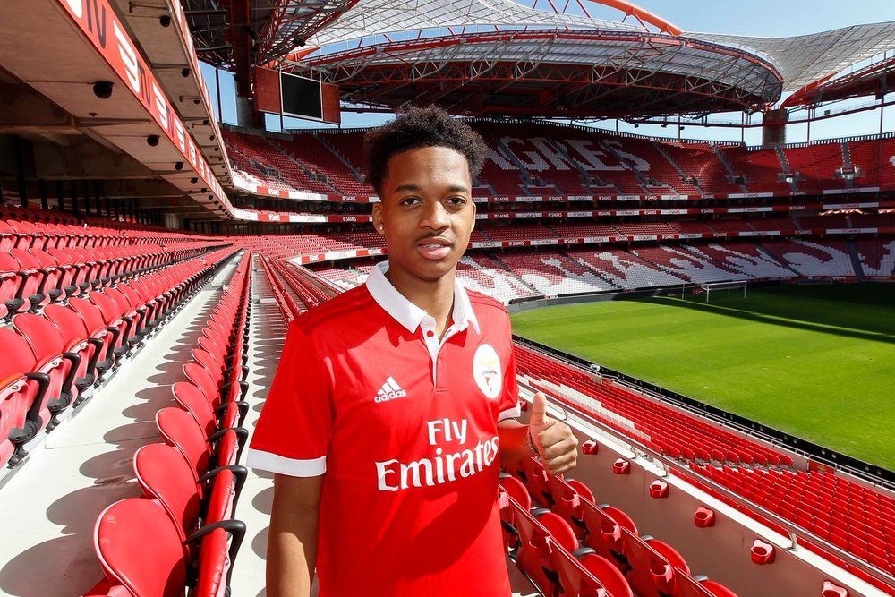 Chris Willock tratará de hacerse grande en Portugal. SLBenfica