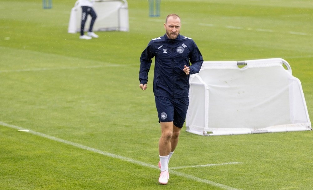 Eriksen vuelve a una Eurocopa tras el susto que vivió en 2021. EFE