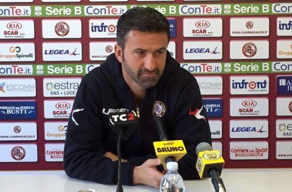 Panucci ha sido destituido del Livorno por los malos resultados. LivornoCalcio