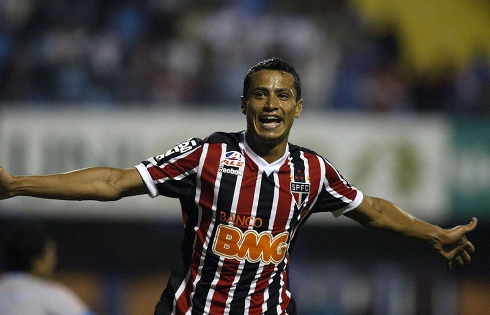 Cícero Santos volta ao São Paulo, no qual jogou na 2011-12. SãoPaulo