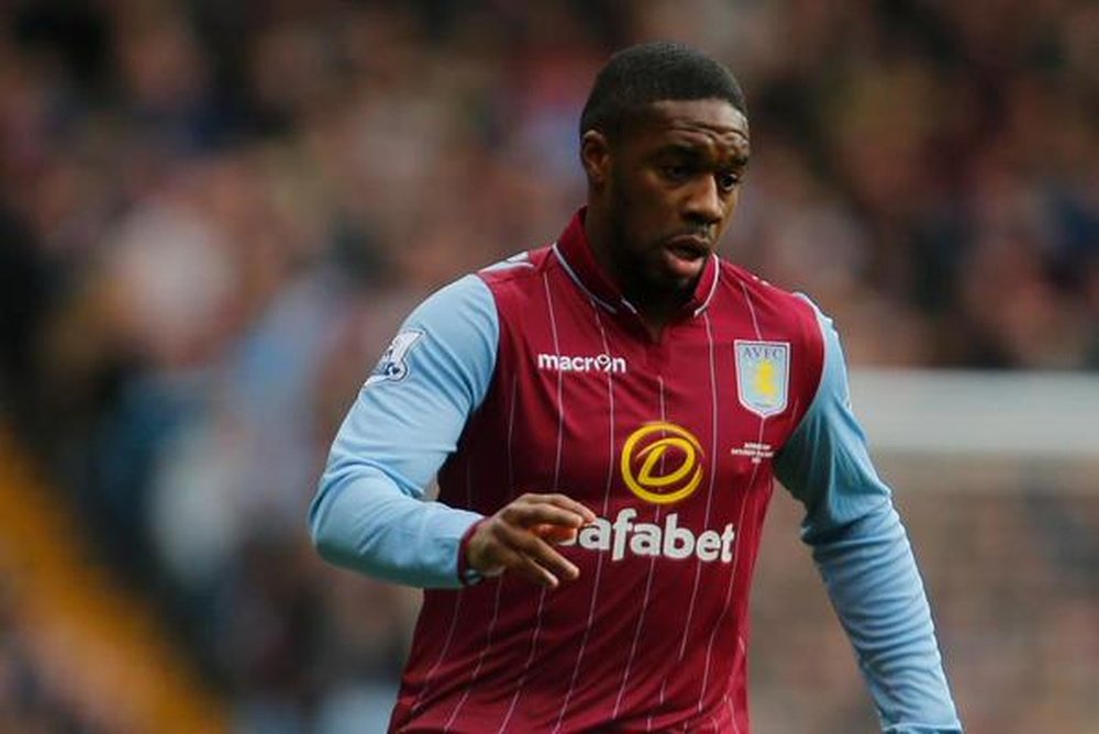 Cissokho, en su etapa como jugador del Aston Villa. Twitter.