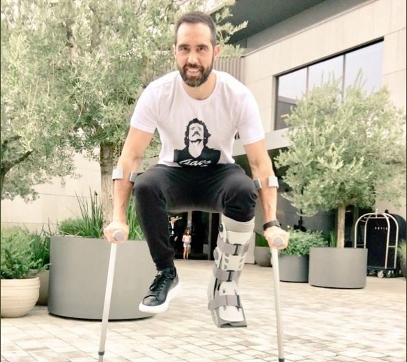 Bravo se lesionó y operó el talón de Aquiles. Twitter/C1audioBravo
