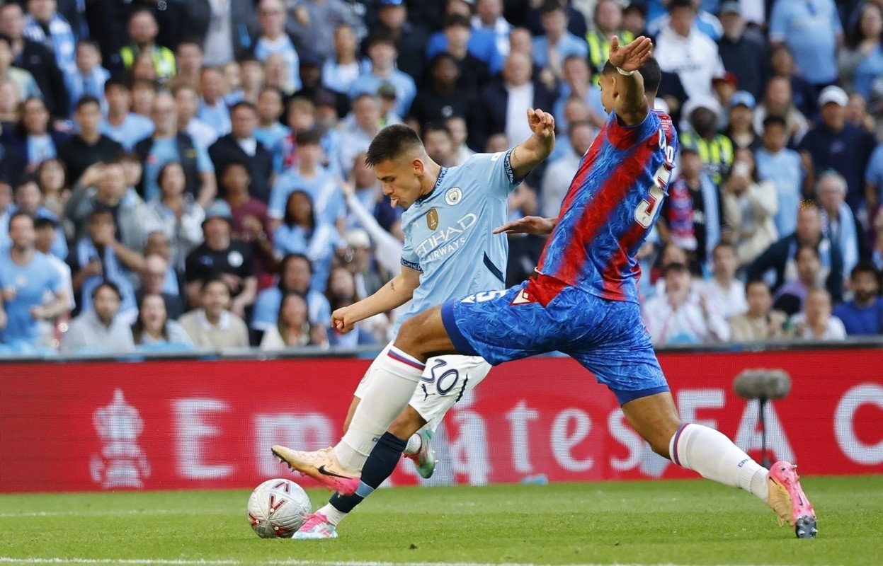 Echeverri set for Leverkusen loan from Man City