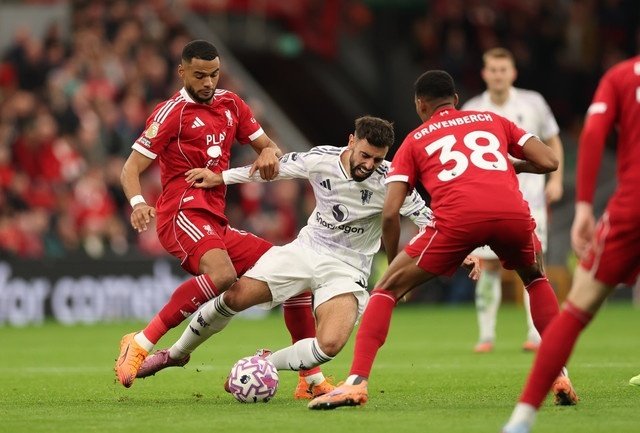 Man Utd stretch Liverpool losing streak to four games