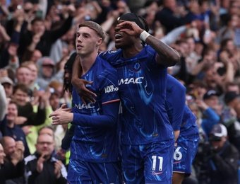 Madueke was full of praise for Cole Palmer. EFE