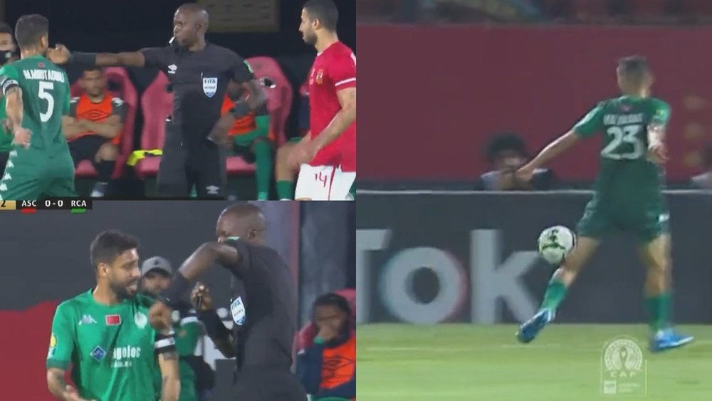 Sí, para el árbitro, la pelota dio en la mano del '23', no en su pierna. Capturas/beINSports