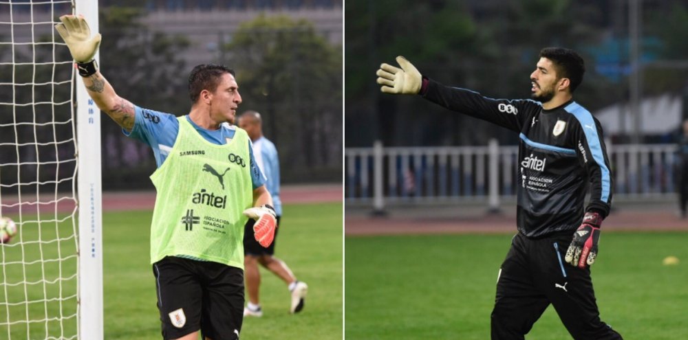 El 'Cebolla' Rodríguez por fin se impuso en su particular duelo a Luis Suárez. Twitter/Uruguay