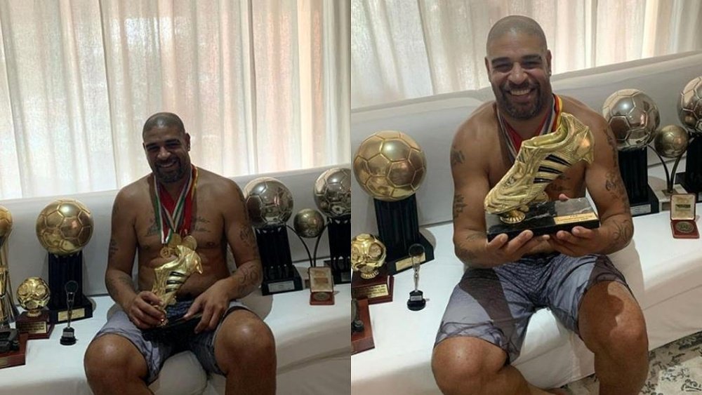 Adriano enseñó todas sus conquistas. Instagram/AdrianoImperador