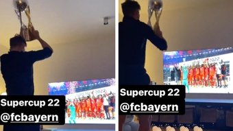 Goretzka también levantó la Supercopa. Twitter/Leon Goretzka