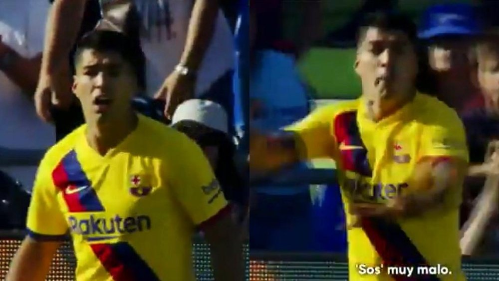 Luis Suárez teve atrito com o árbitro da partida. Captura/Vamos