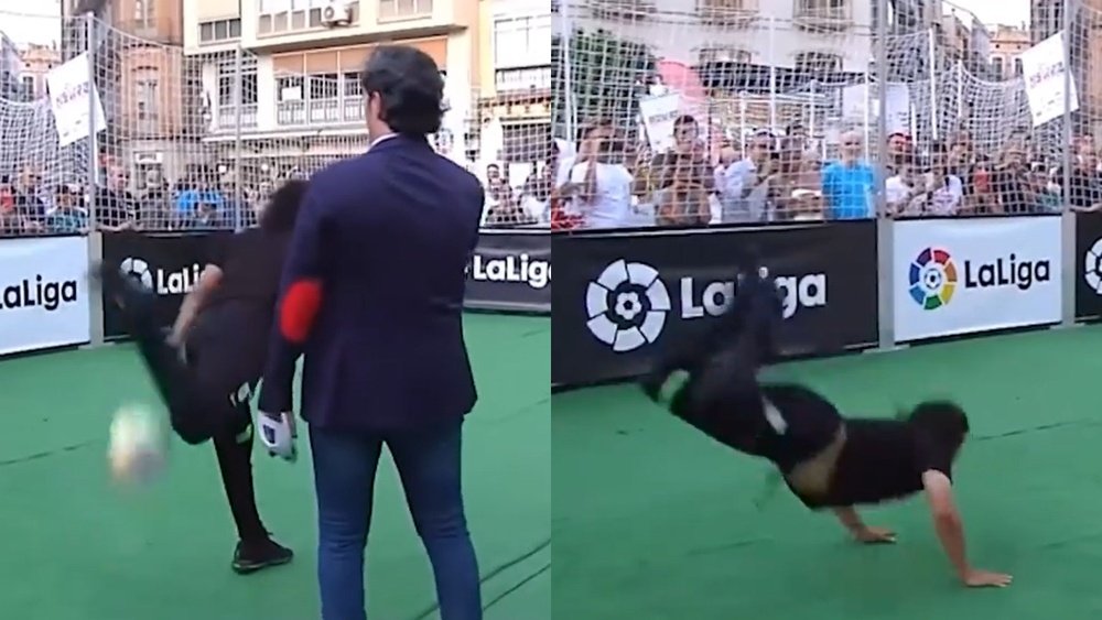 Higuita recreó su famosa parada de escorpión. Captura/MarcaTV