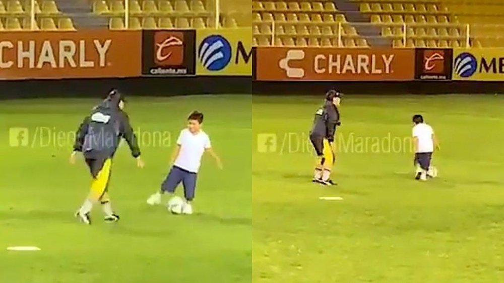 Maradona a tâté du ballon avec son fils. DiegoMaradona