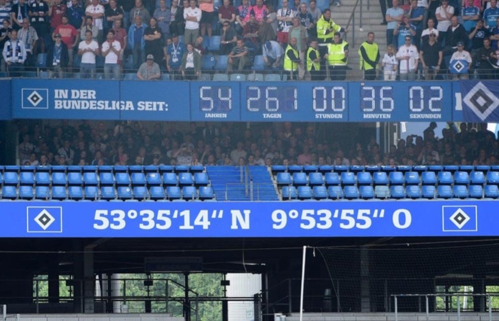 El Hamburgo cambió su reloj por las coordenadas del círculo central de su estadio en 2019. AFP-HSV