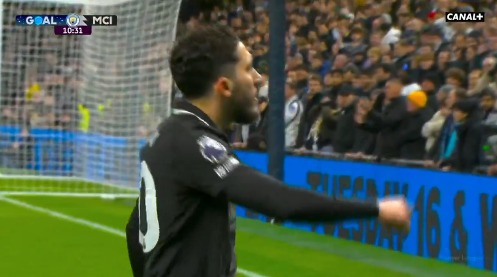 Com passe de Haaland, Cherki faz gol no início