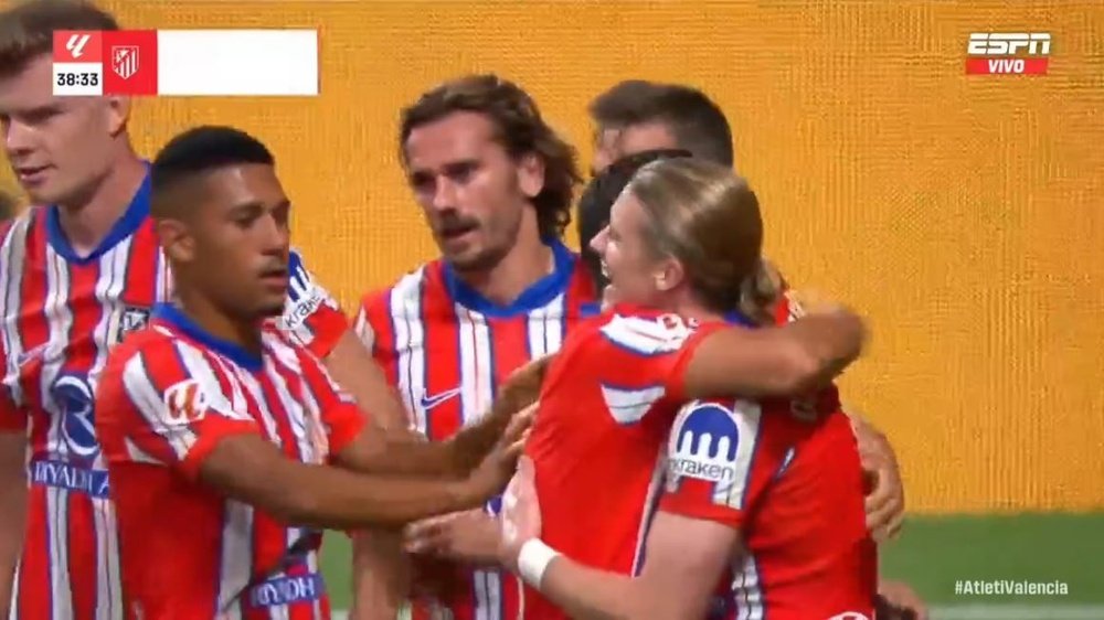 Gallagher se estrenó gracias a un gran pase de De Paul. Captura/ESPN
