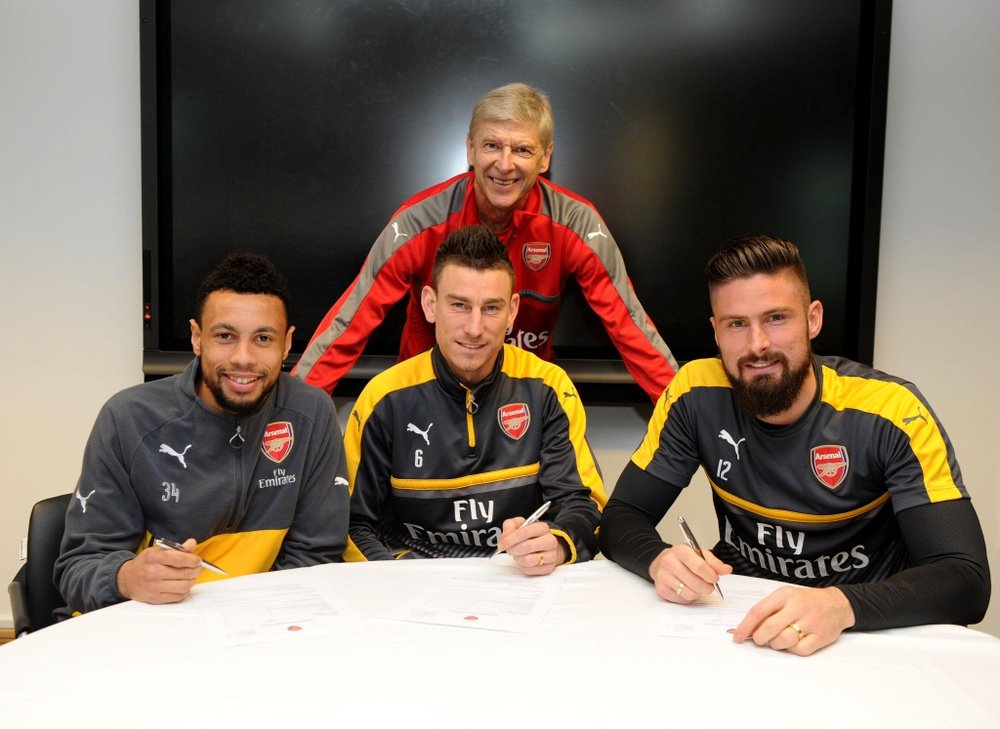 Coquelin, Giroud y Koscielny, en su renovación con el Arsenal.Arsenal