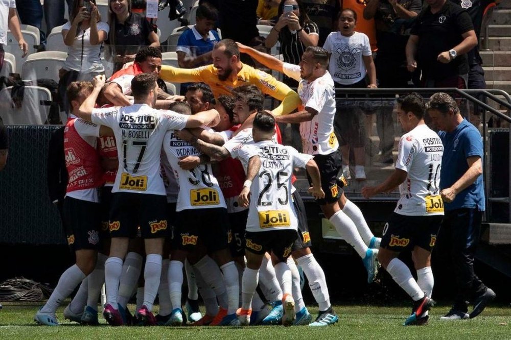 Corinthians vence em jogo morno. Twitter.com/Corinthians