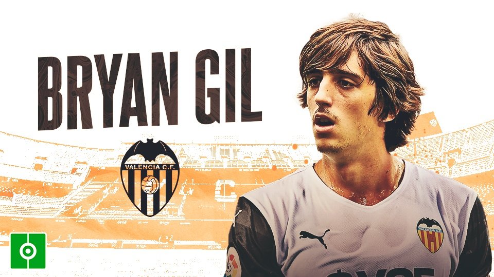 Bryan Gil signe à Valence. BeSoccer