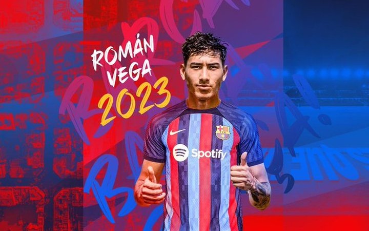 O Barcelona reforça a sua formação com Román Vega.AFP