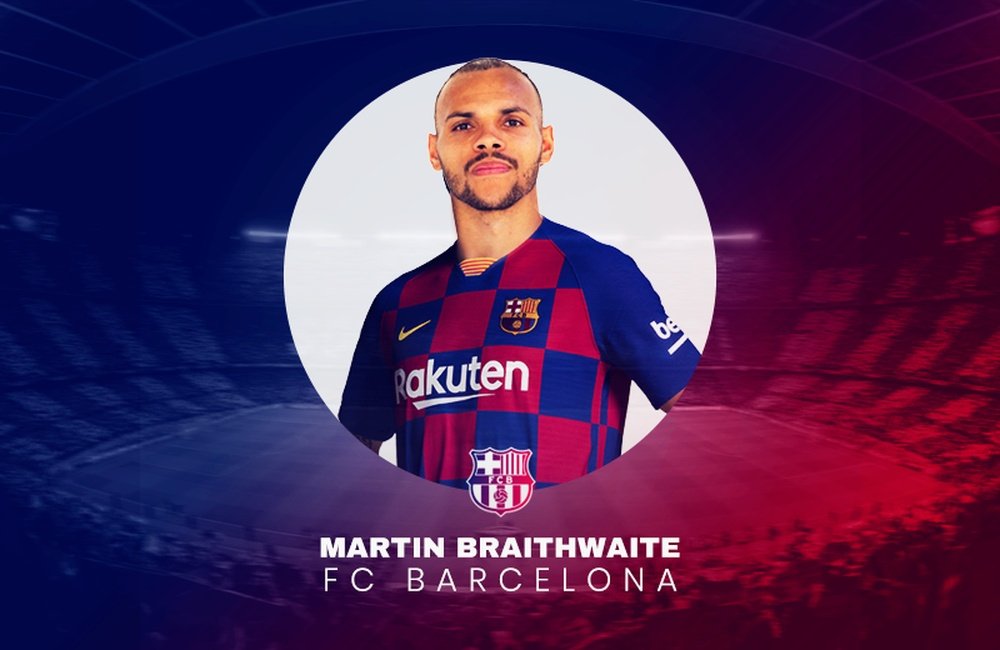 Braithwaite signe au Barça. EFE