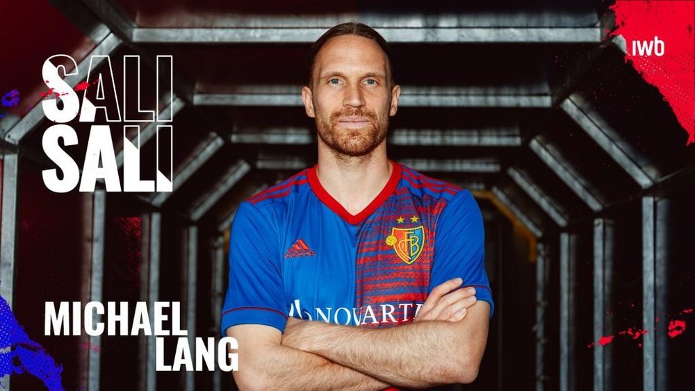 Michael Lang regresa al Basilea. Twitter/FCBasel1893