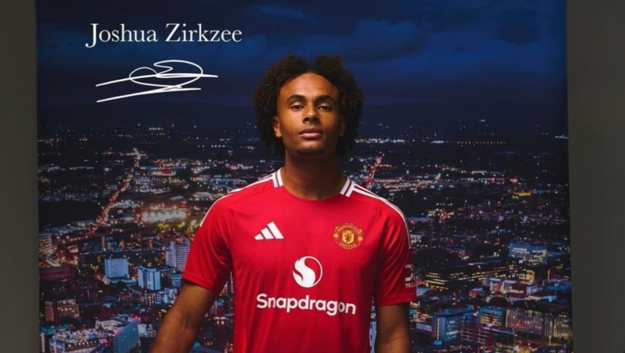 El Manchester United anunció este domingo 14 de julio el fichaje de Joshua Zirkzee. El ya ex jugador del Bologna firmó por el cuadro mancuniano hasta junio de 2029. El coste de la operación, en torno a unos 40 millones de euros.