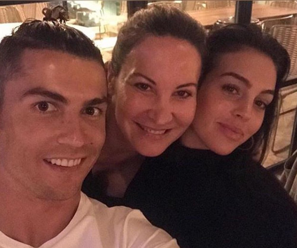 Cristiano lució un pequeño moño. Instagram