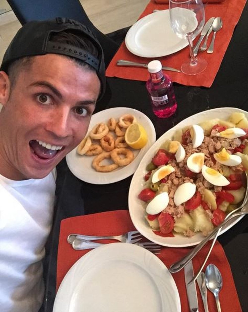 Cristiano ha subido a su cuenta personal de Instagram una foto con su almuerzo. Instagram