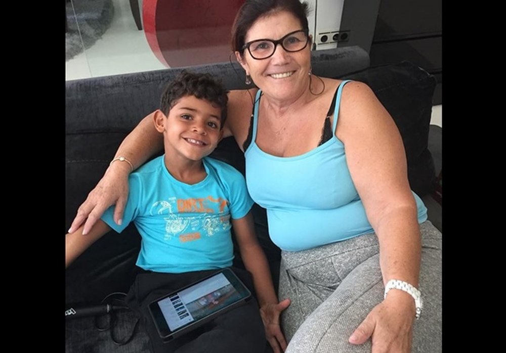 Cristiano Jr, hijo de Cristiano Ronaldo, con la madre del astro portugués. Instagram.