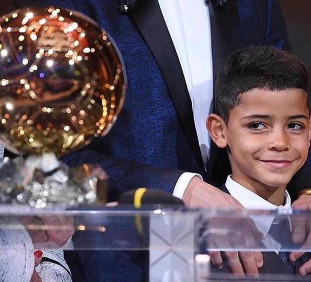 Cristiano Jr sueña con seguir los pasos de su padre y ganar el Balón de Oro. Instagram