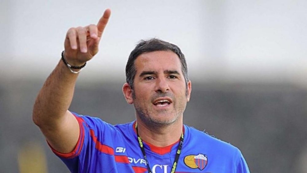 Cristiano Lucarelli, nuevo entrenador del Catania. LivornoCalcio