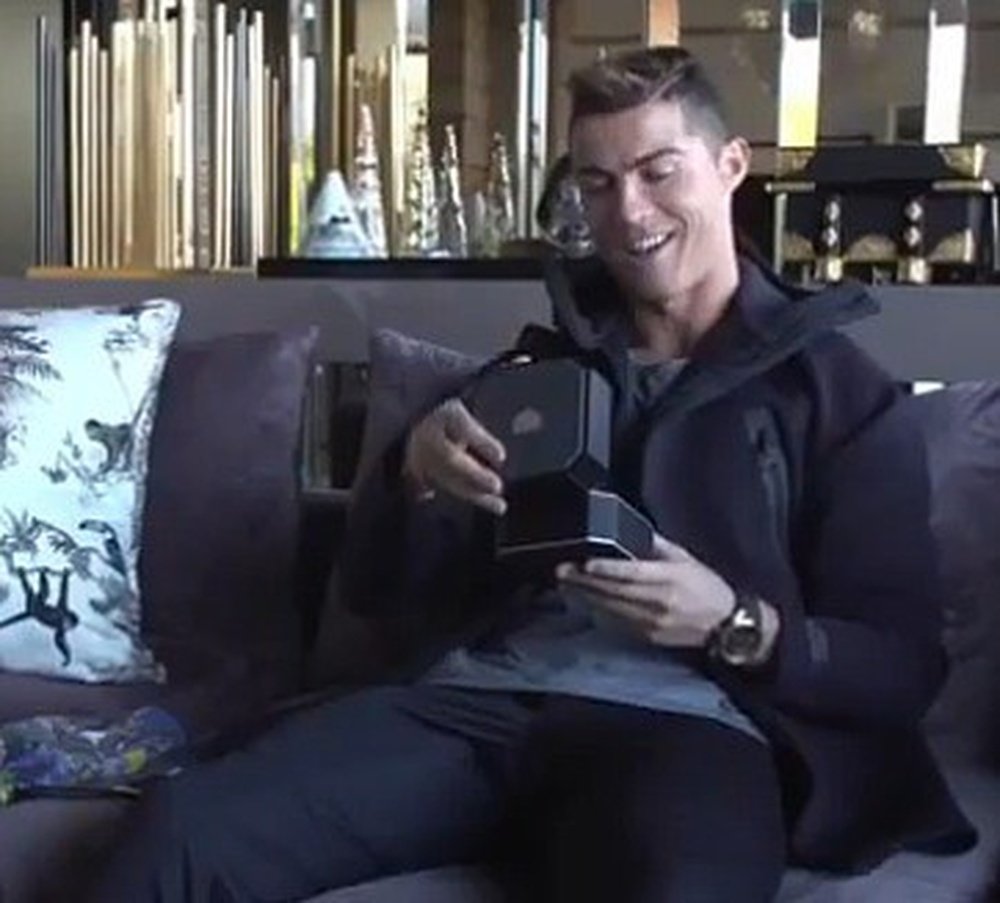 Cristiano receiving a watch. Youtube