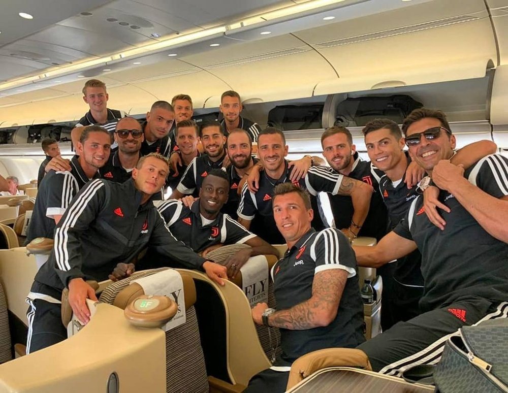 Ronaldo with the Juve squad. Twitter/Cristiano
