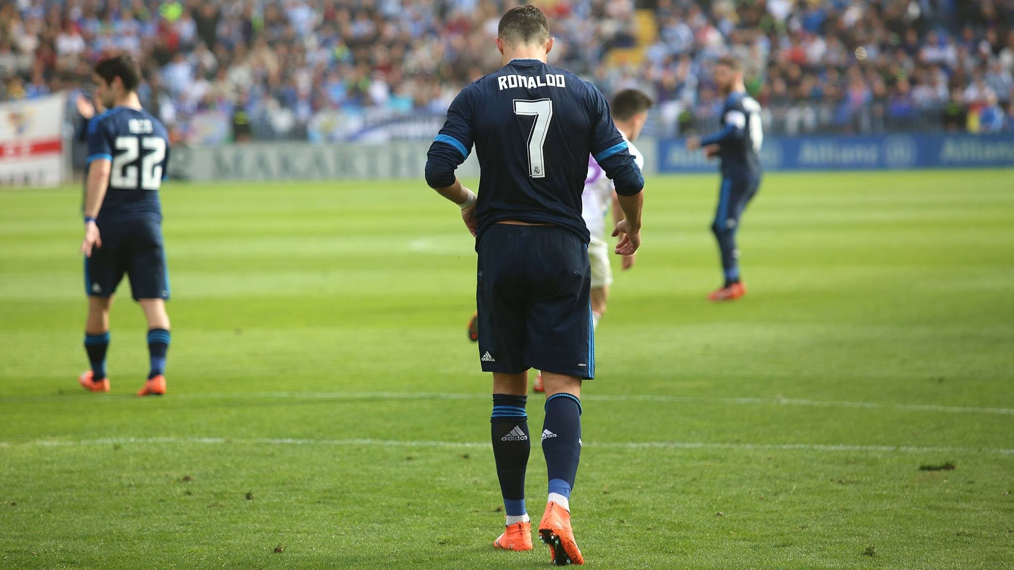 Cristiano Ronaldo, cabizbajo, en el partido del Real Madrid ante el Málaga en Liga. LaLiga