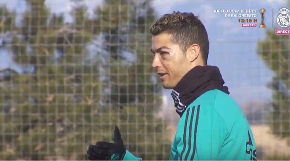 Así reapareció Cristiano Ronaldo tras el golpe sufrido ante el Dépor. Captura/RealMadridTV