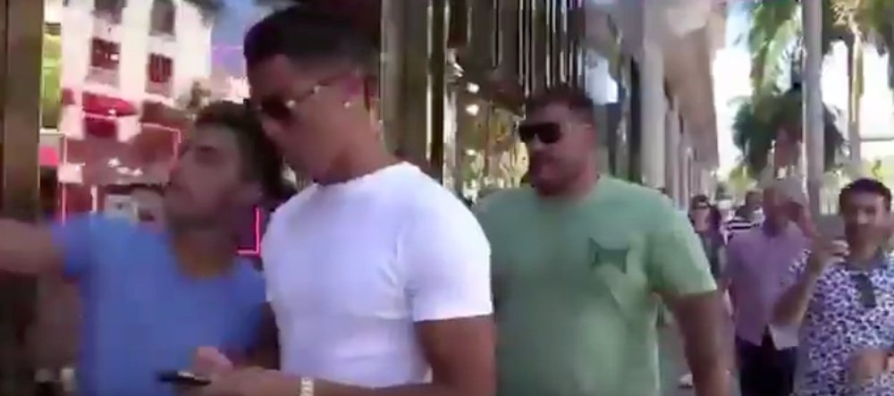 Cristiano Ronaldo shopping. CR7Prince4ever-Youtube