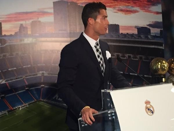 Cristiano Ronaldo fue homenajeado por el Real Madrid en el Bernabéu. Twitter