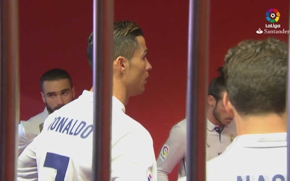 Cristiano Ronaldo, en el túnel de vestuarios de San Mamés. Twitter
