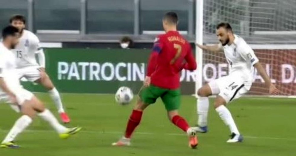 De los aplausos a Cristiano por su pase de fantasía al troleo por su enorme 'fail'. Captura/ESPN