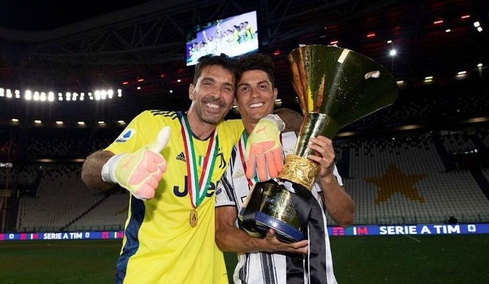 Cristiano y Buffon levantaron la Serie A este fin de semana. Instagram/cristiano