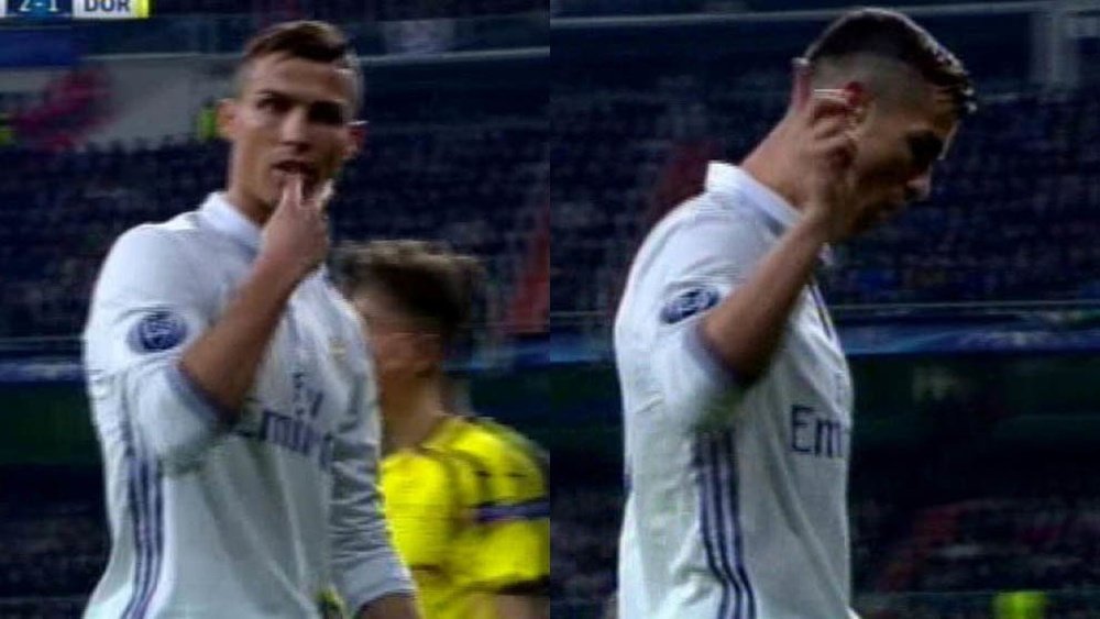 Cristiano Ronaldo, recriminándole a la grada los pitos que estaba recibiendo. Bein