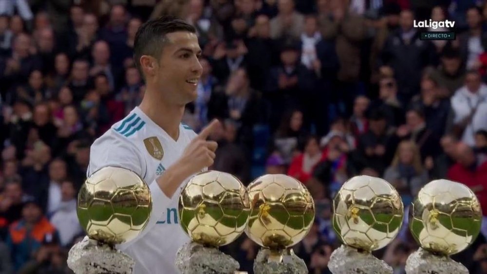Cristiano Ronaldo ofreció su quinto Balón de Oro al Bernabéu. LaLigaTV
