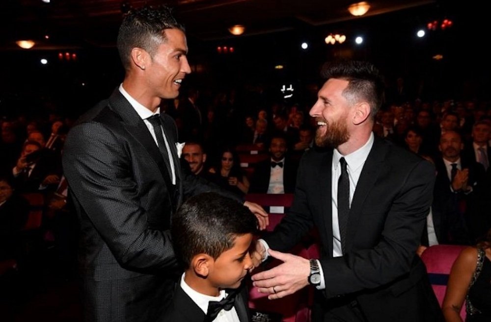 Cristiano e Messi, no pódio dos que ganharam nesta década. EFE