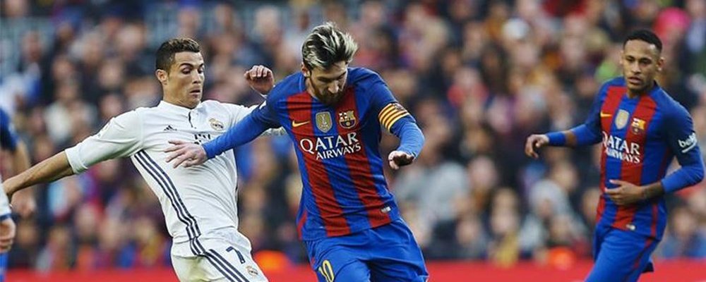 Cristiano y Messi forman parte del tridente de ataque de este equipo ideal. EFE