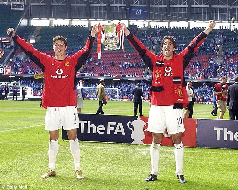 ristiano Ronaldo et Van Nistelrooy ont pourtant soulevé la FA Cup en 2003. DailyMail