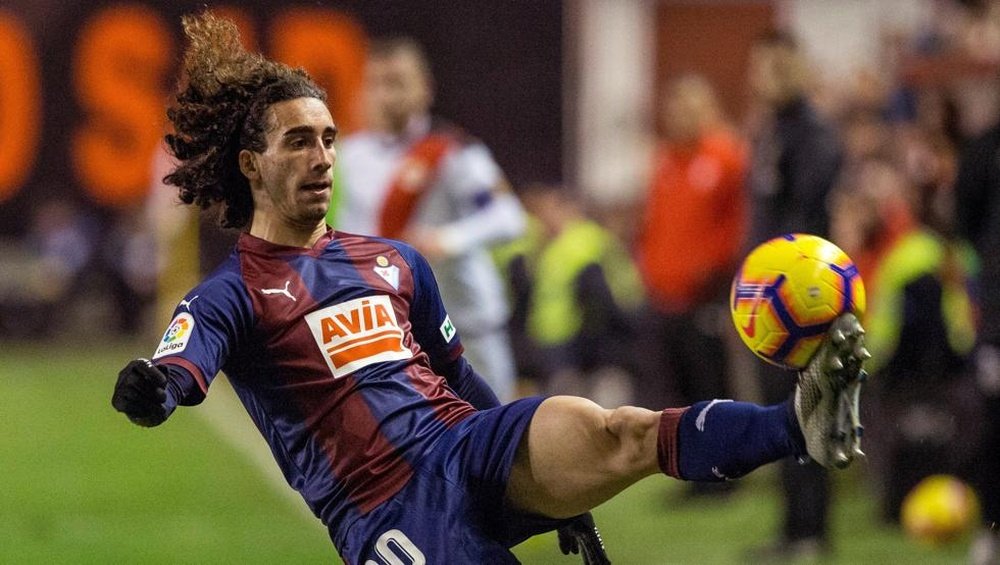 Le Barça active la clause de rachat de Cucurella. EFE