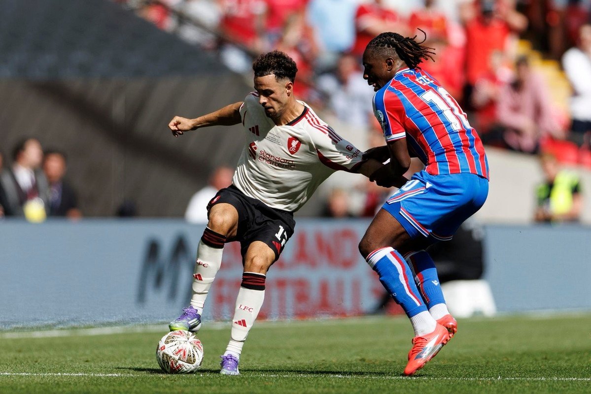 Tottenham Hotspur are prepared to open formal negotiations with Crystal Palace over the signing of Eberechi Eze, with the England international understood to be open to the move.