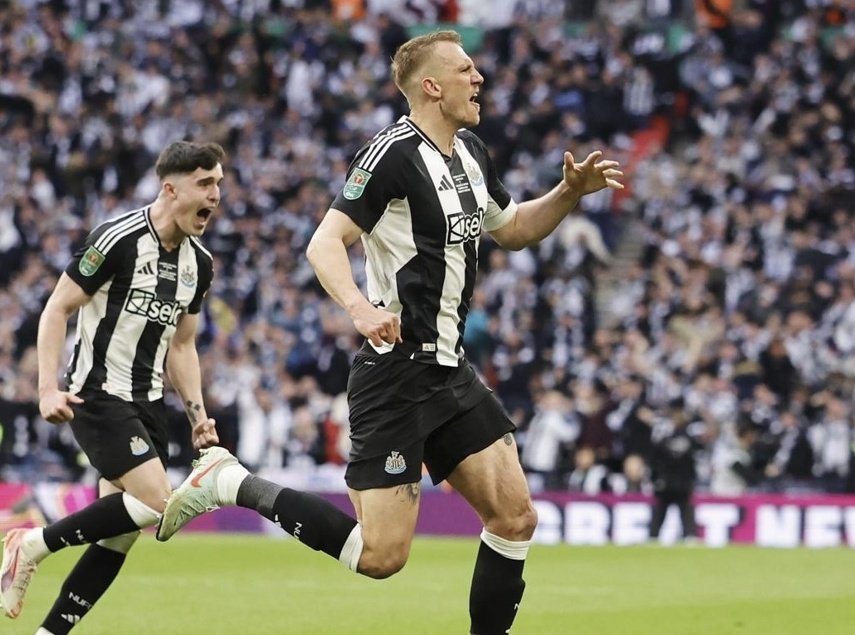 Dan Burn señaló el camino del Newcastle hacia la gloria. EFE