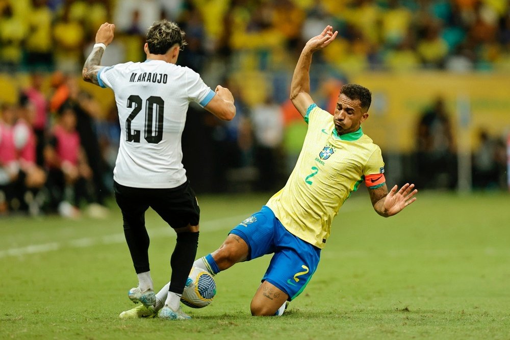 Danilo has dropped down Juventus pecking order under Motta. EFE
